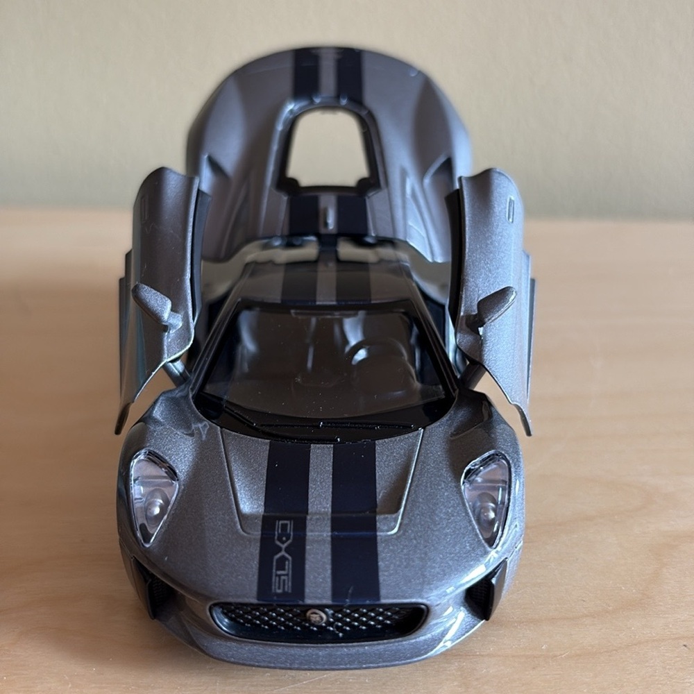 Jaguar C-X75 Model 1:32 - brand new - Picture 8 of 12